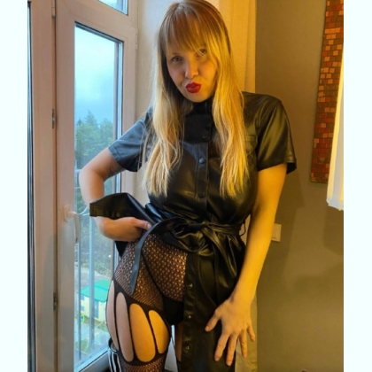     M��y  ��� ��� ���� ��i����