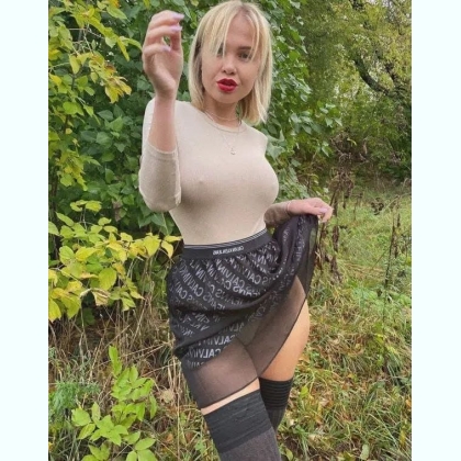� ��i��  ����  ���a����